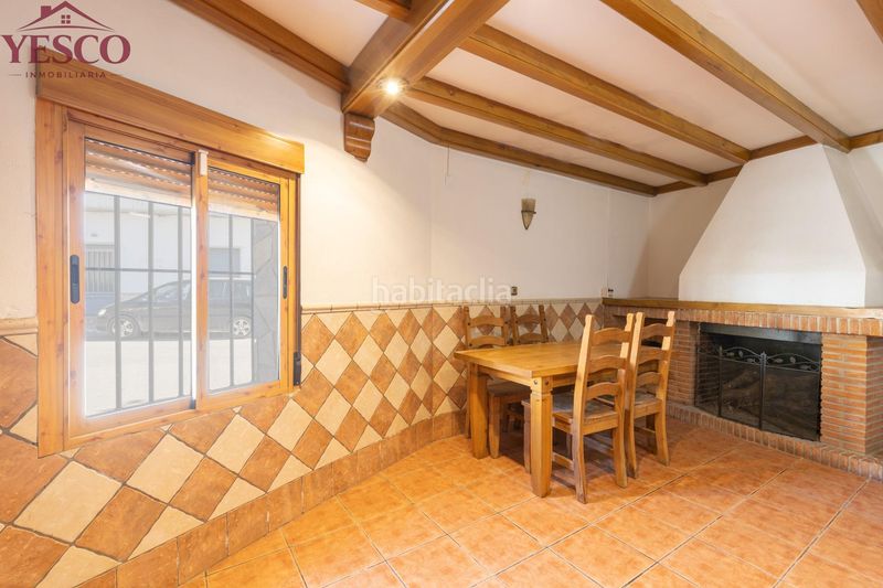 Foto f91bfe75-8ca0-4519-8bd7-16fe811eb81a. Casa adossada a Benalúa
