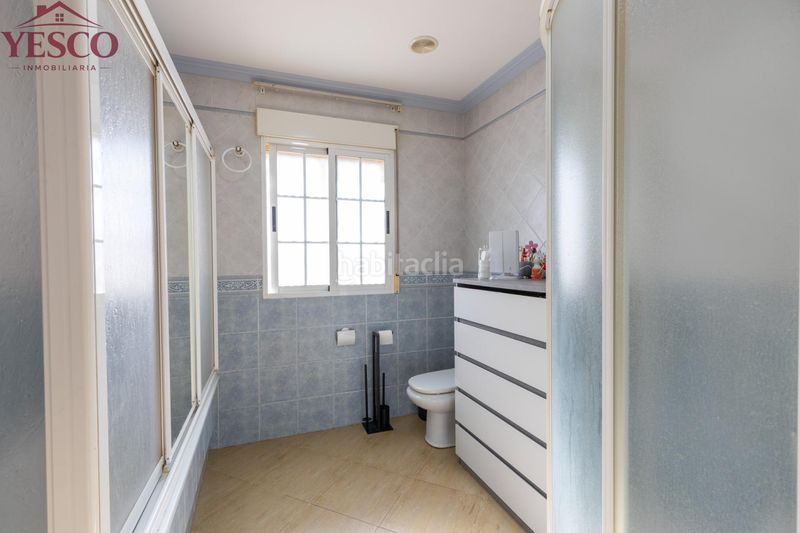Foto fa183ae4-f1b3-436b-b0f1-76df40556616. Casa adossada a Benalúa