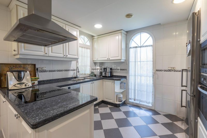 Foto ca2725c0-d0d5-47fa-b992-72e895549041. Chalet en Cenes de la Vega
