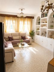 Appartamento in Centro-Calzada-Cabo Noval. Piso 4 dormitorio con garaje