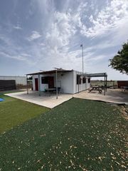 Casa a Ctra Jerez-Ctra del Puerto. Parcela de 900 m2 con vivienda