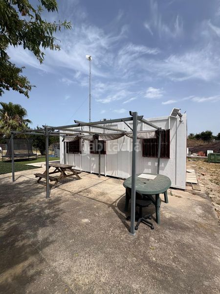 Foto a42e9d75-e436-4f89-a930-bbe51339c650. Casa amb xemeneia piscina a Ctra Jerez-Ctra del Puerto Sanlúcar de Barrameda