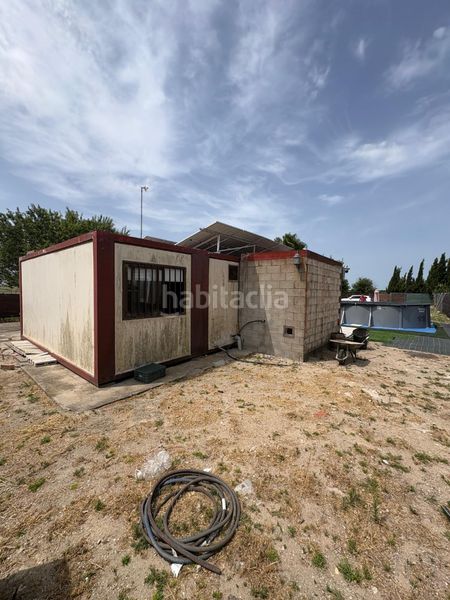 Foto f08e4832-1e1e-4649-8eda-d56b42dd6f57. Casa amb xemeneia piscina a Ctra Jerez-Ctra del Puerto Sanlúcar de Barrameda