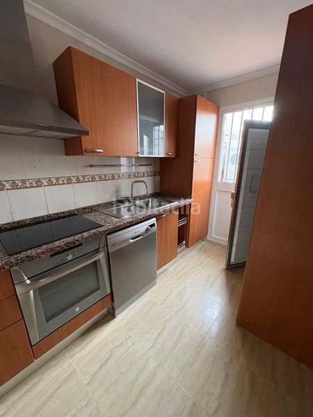 Foto 42deca5d-dde5-4ba9-b3bd-46195c488f51. Casa adossada amb aparcament a Centro-Calzada-Cabo Noval Sanlúcar de Barrameda