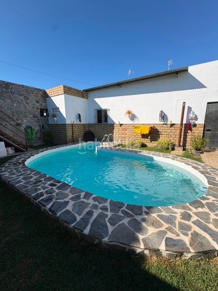 Foto ff3926e2-e49e-4632-b077-a96d9788acc4. Xalet amb aparcament piscina a La Jara Sanlúcar de Barrameda