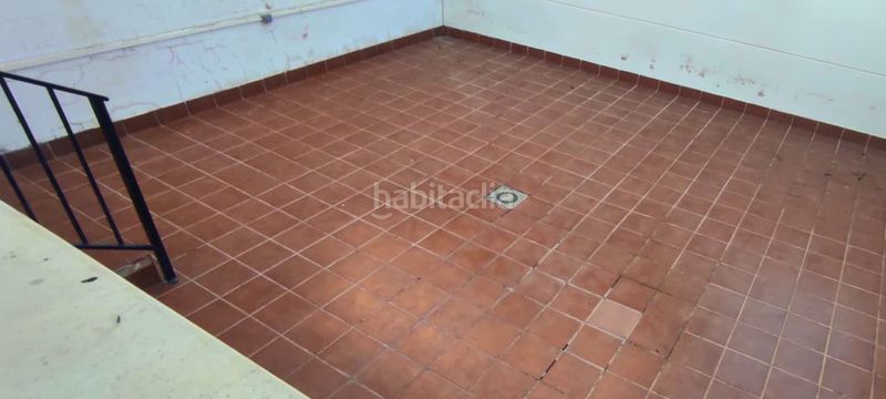 Foto 22e95c70-bd63-409f-b830-6659809447a4. Casa adosada ?? adosado con sótano, patio y garaje – listo para entrar a vivir en Carlota (La)