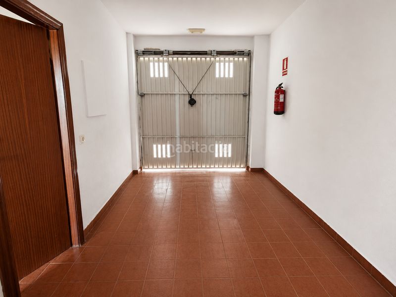 Foto 7ffaf34a-d0e3-41a7-b746-2d17772561e1. Casa adossada amb xemeneia aparcament a Carlota (La)