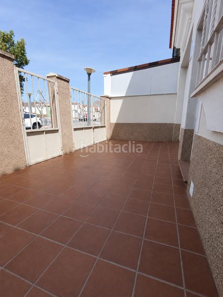 Foto cb9c6d59-4b55-4824-acfe-caae16b18dca. Casa adossada amb xemeneia aparcament a Carlota (La)