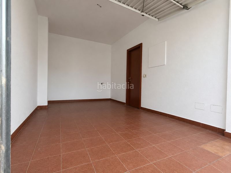 Foto e8838438-8af7-4d01-ab2e-52a89a1a3b0c. Casa adossada amb xemeneia aparcament a Carlota (La)