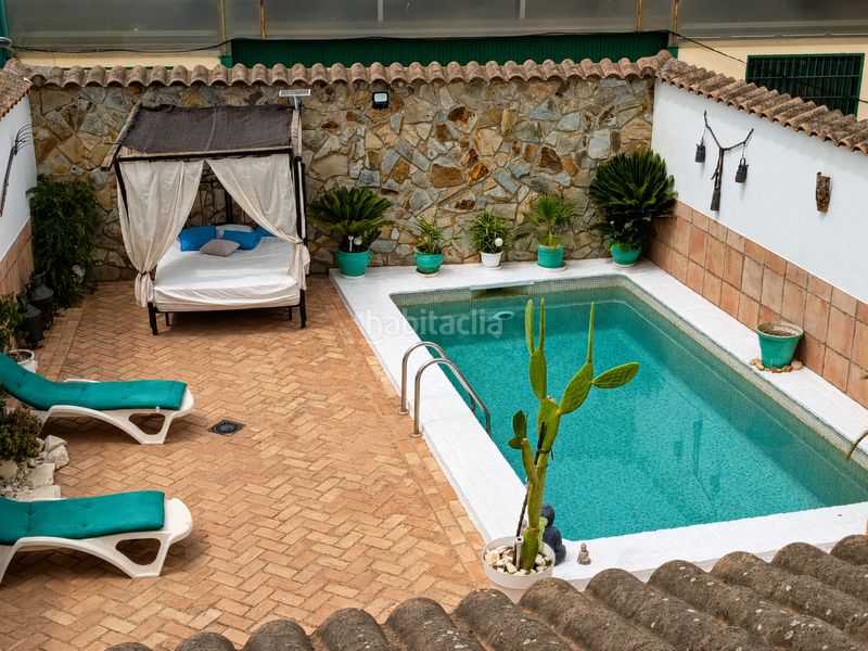 Foto 9f1626a6-cf6a-4329-8fd4-d1d6e4a4dbe2. Casa adossada amb aparcament piscina a Carlota (La)