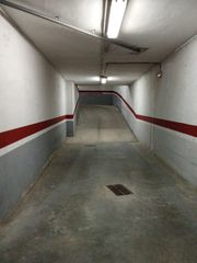 Parking coche  Calle luis de gongora. Cochera privada