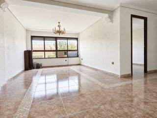 Pis  Avenida granada. Magnifica vivienda en avenida granada para entrar a vivir