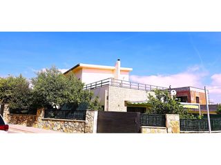 Casa a Els Munts. Torredembarra fantastico chalet para 2 familias oportunidad