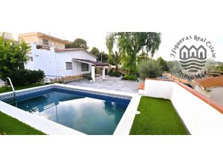 House  Avenida llum. Creixell fantastica casa para vivir todo el año