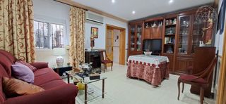 Casa  Calle melchor gallegos. Casa en planta baja para entrar a vivir en nervión