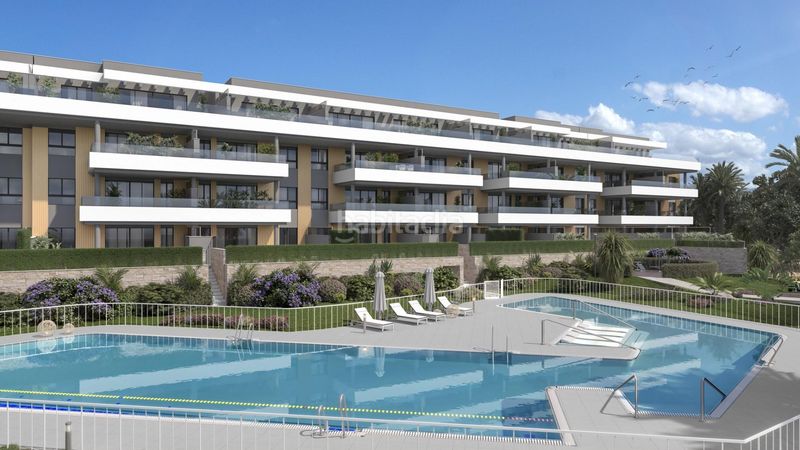 Foto 08158c88-25d4-4d9f-bcb5-07d680054b3c. Casa aparellada amb aparcament piscina a Montemar Torremolinos