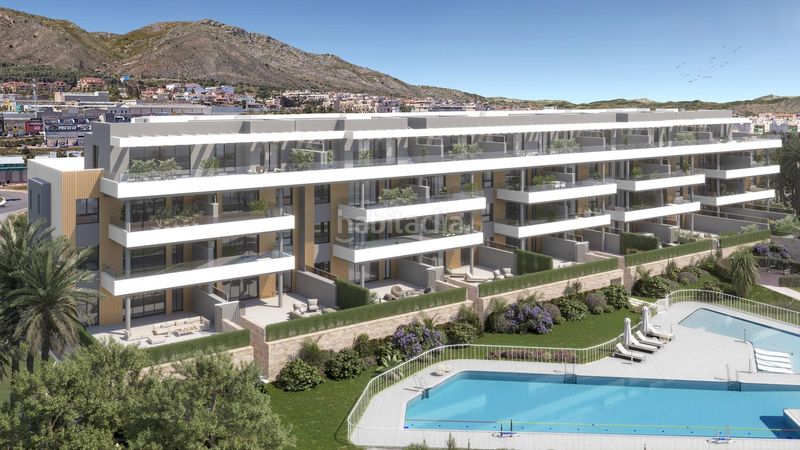 Foto 4e3c9abb-8e91-4c09-be3b-3ff4313e0688. Casa aparellada amb aparcament piscina a Montemar Torremolinos