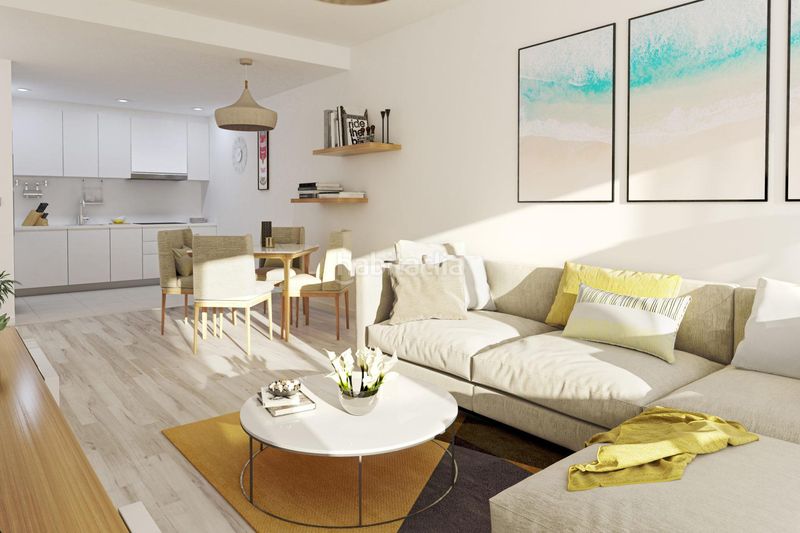 Foto 1f3b324e-7477-4869-9fb2-f41d3e9b6b5a. Apartament amb aparcament piscina terrassa a Los Castillejos - La Trinidad Málaga