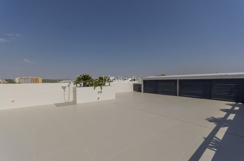 Foto a07b3e16-f4b2-46e5-a341-20a611304b97. Xalet amb aparcament piscina a Campoamor Orihuela