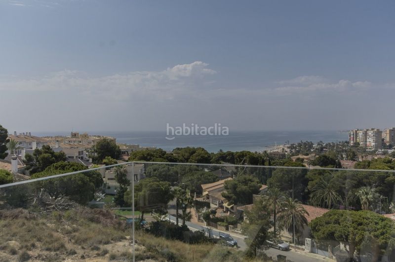 Foto d2c70268-50a5-44d9-9b4a-4458f9c20f3b. Xalet amb aparcament piscina a Campoamor Orihuela