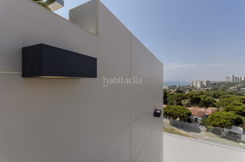 Foto d60355a4-9f09-4486-b236-dc4d6d9ecef8. Xalet amb aparcament piscina a Campoamor Orihuela