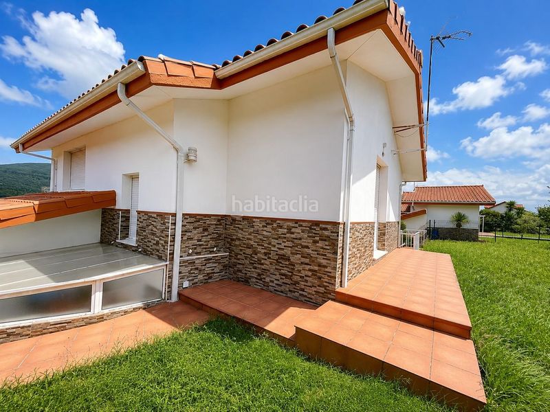 Foto 3388bbde-0121-4e50-919f-0eb51d6a647b. Chalet  independiente con 306m2 de jardin. en Argoños