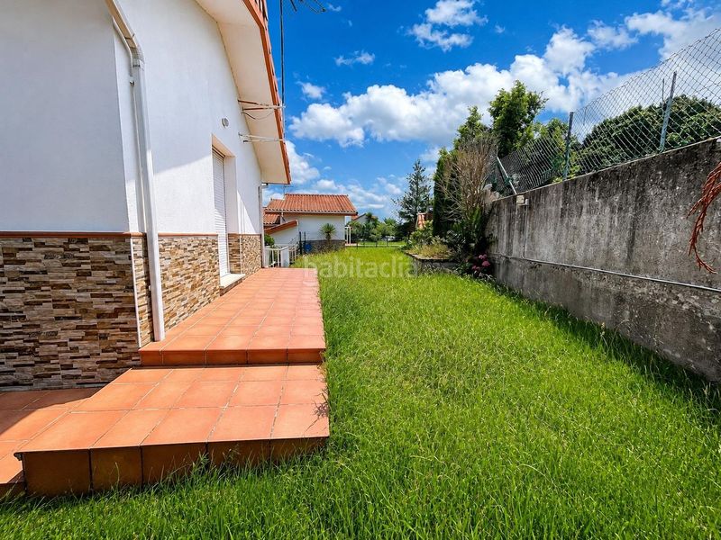 Foto 5e77a227-8d0d-4a4f-a70e-837b7228aee8. Chalet  independiente con 306m2 de jardin. en Argoños