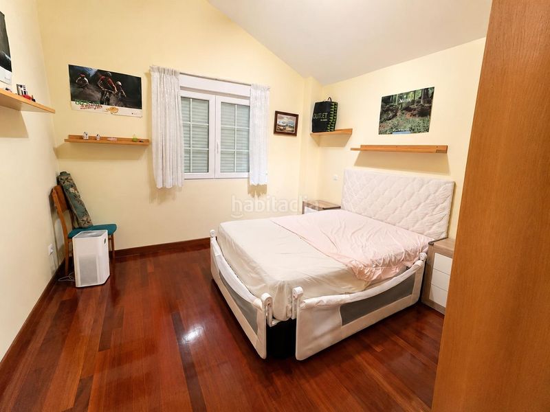Foto 779bc6fc-7057-4e30-a99c-1f948a11c361. Chalet  independiente con 306m2 de jardin. en Argoños