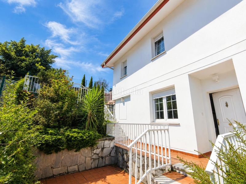 Foto 9bae41c6-5159-4dca-b837-6916320d0cd0. Chalet  independiente con 306m2 de jardin. en Argoños