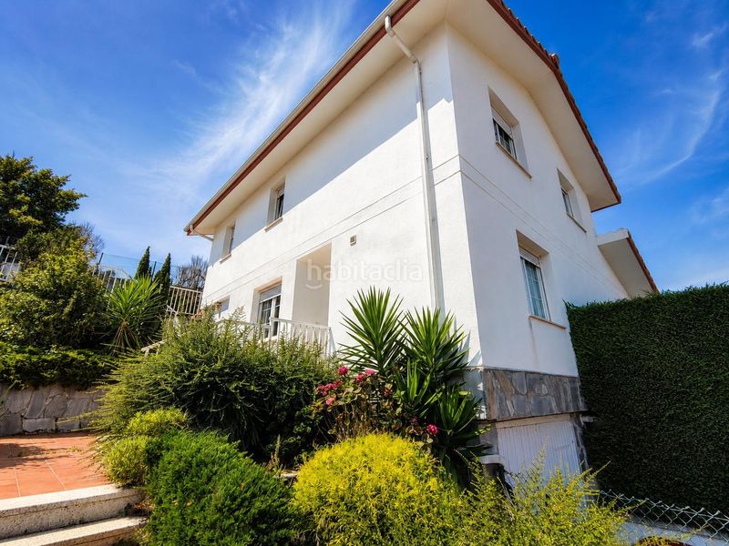 Foto 9e9d6a97-85c5-4cb8-b1ab-3ade0bf4dc6b. Chalet  independiente con 306m2 de jardin. en Argoños