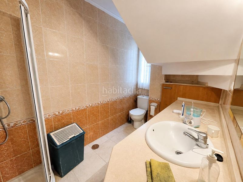 Foto a45099e2-3b5f-4902-8a82-cd20bdbe937c. Chalet  independiente con 306m2 de jardin. en Argoños