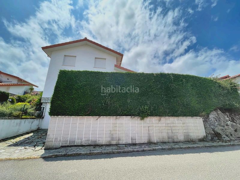 Foto b47cad68-43ba-47e1-a5ff-ca9d0527c2a0. Chalet  independiente con 306m2 de jardin. en Argoños