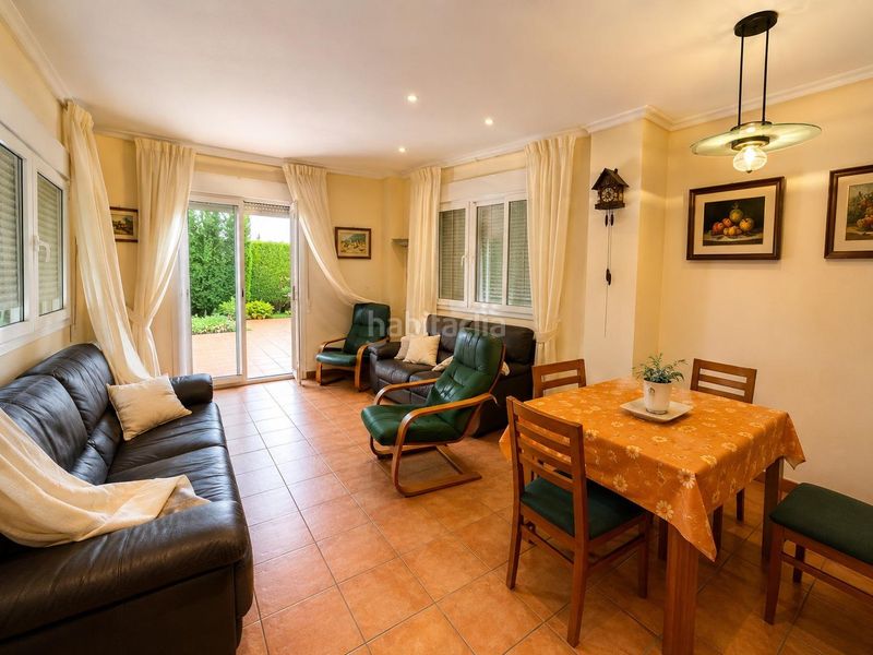 Foto c406d612-5148-4ae8-8204-bfd24d5ef953. Chalet  independiente con 306m2 de jardin. en Argoños