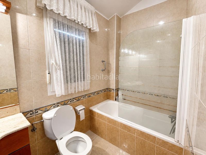 Foto ea3a7cda-7af1-429e-8f86-031e013ebe44. Chalet  independiente con 306m2 de jardin. en Argoños