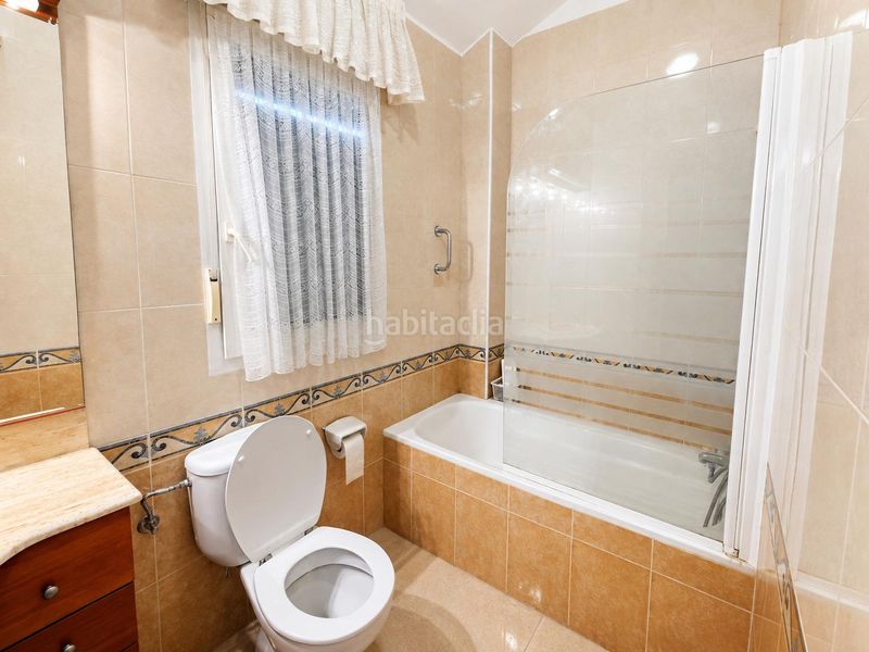 Foto ead8b02a-527b-430b-b93a-7a4a0e6909db. Chalet  independiente con 306m2 de jardin. en Argoños