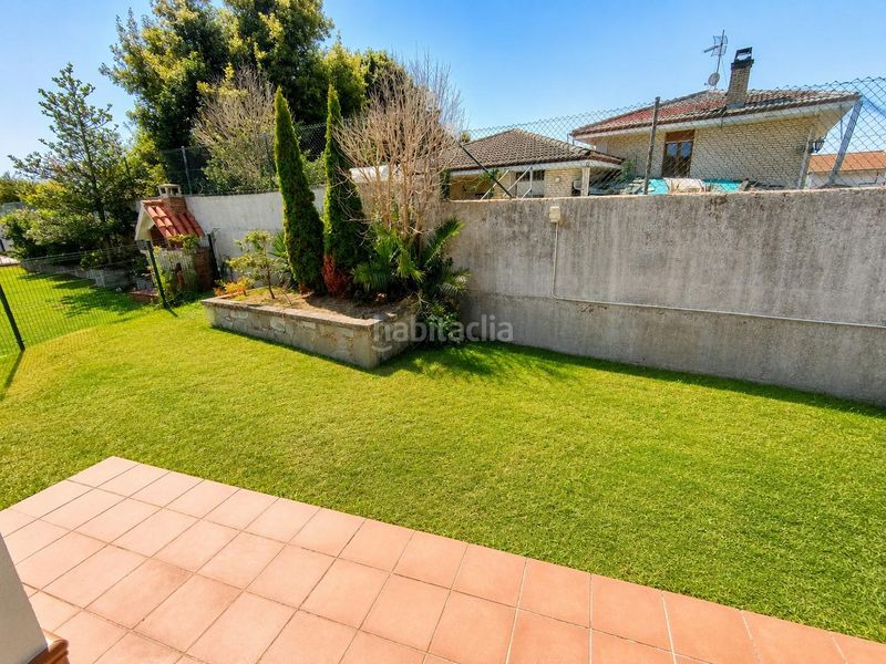 Foto fa86f622-bad1-45e5-8891-6b6cffcbefa9. Chalet  independiente con 306m2 de jardin. en Argoños