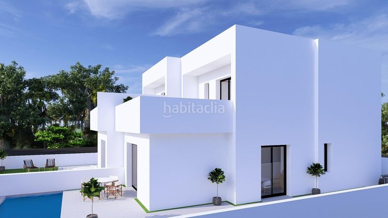 Foto 737643f0-32ac-46f3-a46f-04c85bcbf5c7. Casa aparellada amb aparcament piscina a Daya Nueva