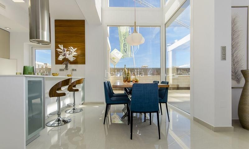 Foto 140f5be9-0c10-4be5-a5c3-0c2c2bc3ca1a. Xalet amb aparcament piscina a Rojales