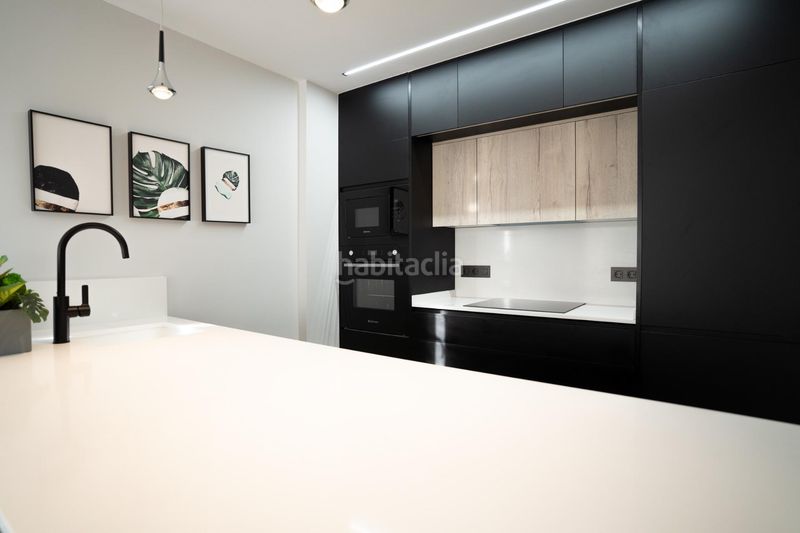 Foto 2e943147-b190-4fef-9ce9-e8c96a9be9a1. Casa adossada amb aparcament piscina a Los Almendros Orihuela