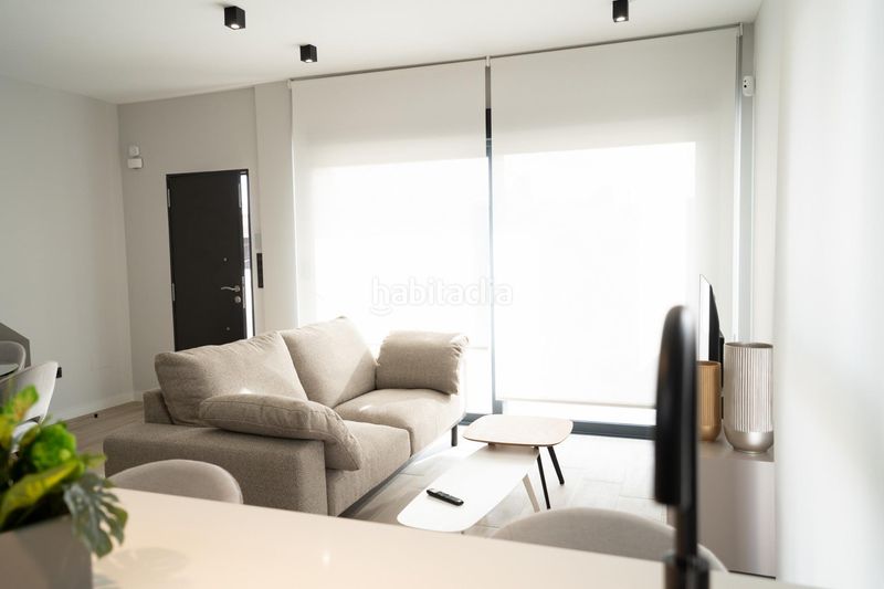 Foto 31664005-388d-4338-8460-33b3cbd25f97. Casa adossada amb aparcament piscina a Los Almendros Orihuela