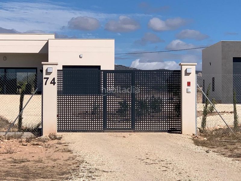 Foto 62c24683-90d1-45e9-912b-b4f58e07978e. Xalet amb piscina a Pinoso