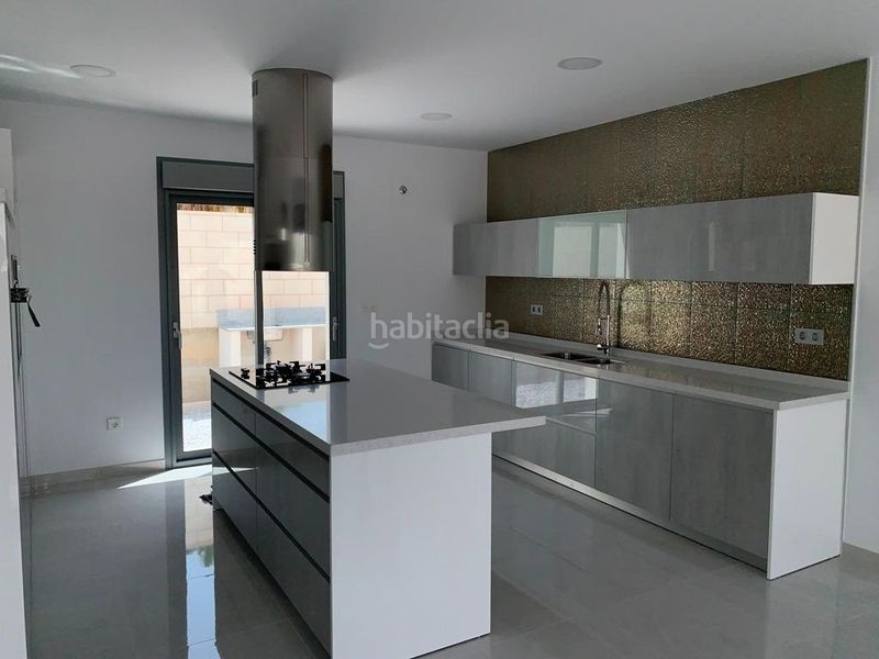 Foto 9196a39f-8591-4c5f-b2c0-ed40818af02c. Xalet amb piscina a Pinoso