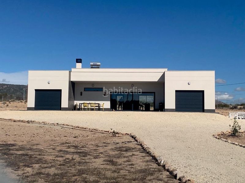 Foto c28c0277-b95e-42bc-9c06-af4deef11e8b. Xalet amb piscina a Pinoso