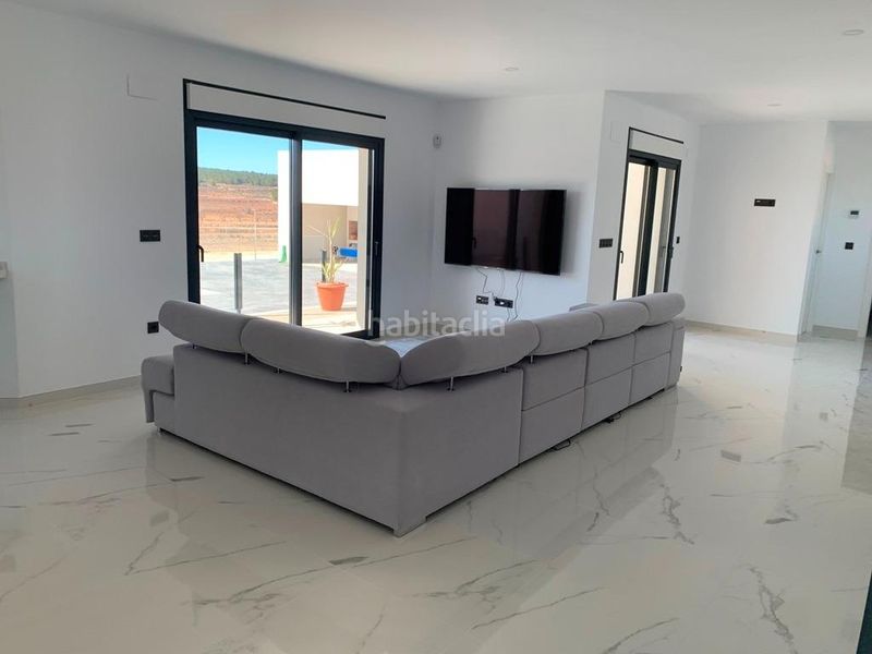 Foto f3a73c83-3644-4ca0-b5ac-3e1c2b806cd8. Xalet amb piscina a Pinoso