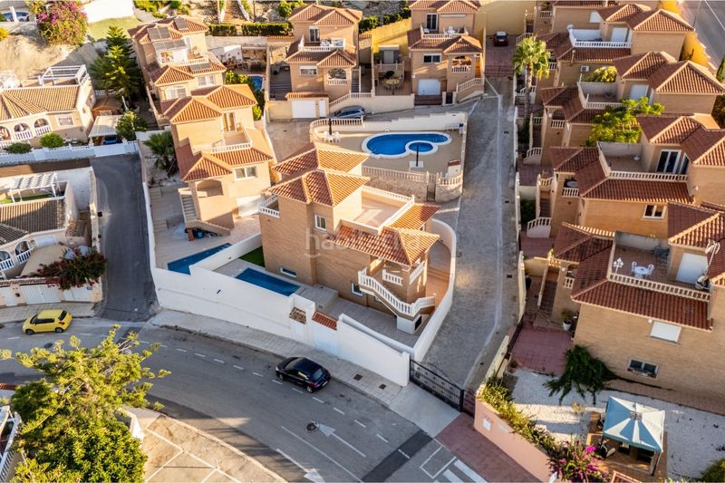 Foto 6108f9f5-eeaf-4ad1-afa4-9cf3fada0fa2. Xalet amb aparcament piscina a Rojales