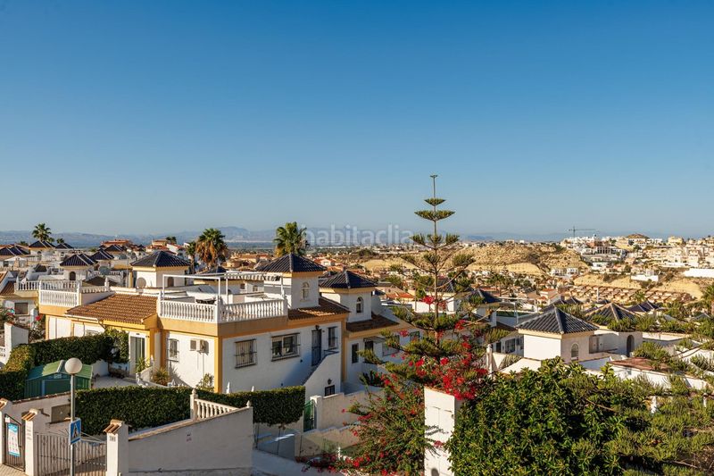 Foto 64e63d60-4bd3-4e69-9e68-de273a41cdd3. Xalet amb aparcament piscina a Rojales