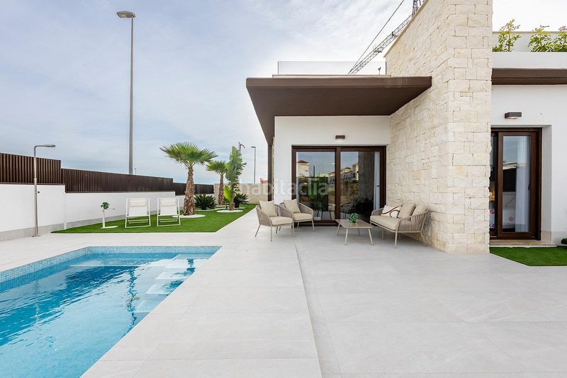 Foto 388362fa-fdba-4602-a9b6-50f573353062. Maison jumelée avec parking piscine dans Desamparados - Hurchillo - Torremendo Orihuela