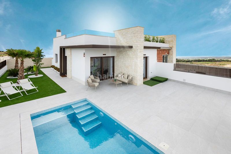Foto 49277e40-45ca-481e-bbe8-f02f055afd4d. Maison jumelée avec parking piscine dans Desamparados - Hurchillo - Torremendo Orihuela