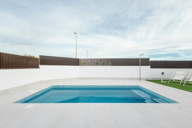 Foto 53fd3c0f-4f57-41b5-b5ec-3d7a5e03d470. Maison jumelée avec parking piscine dans Desamparados - Hurchillo - Torremendo Orihuela