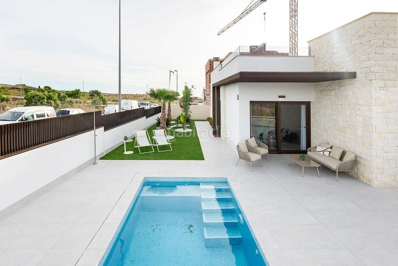 Foto 932990c1-e936-4531-a791-63f2d721ca5c. Maison jumelée avec parking piscine dans Desamparados - Hurchillo - Torremendo Orihuela